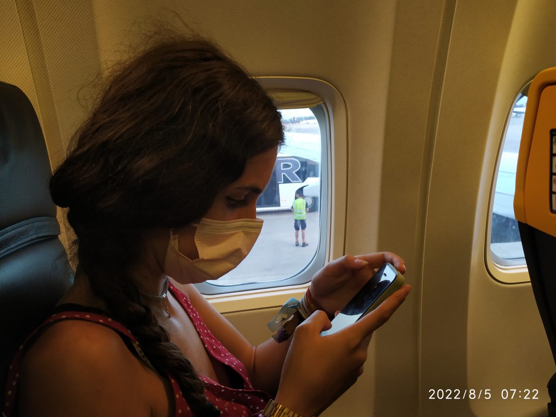 CLAUDIA EN EL AVION