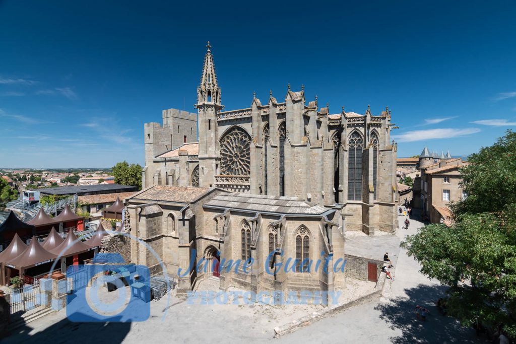 VISTA EXTERIOR DE LA BASILICA DE SAINT NAZARIE EN CARCASSONNE